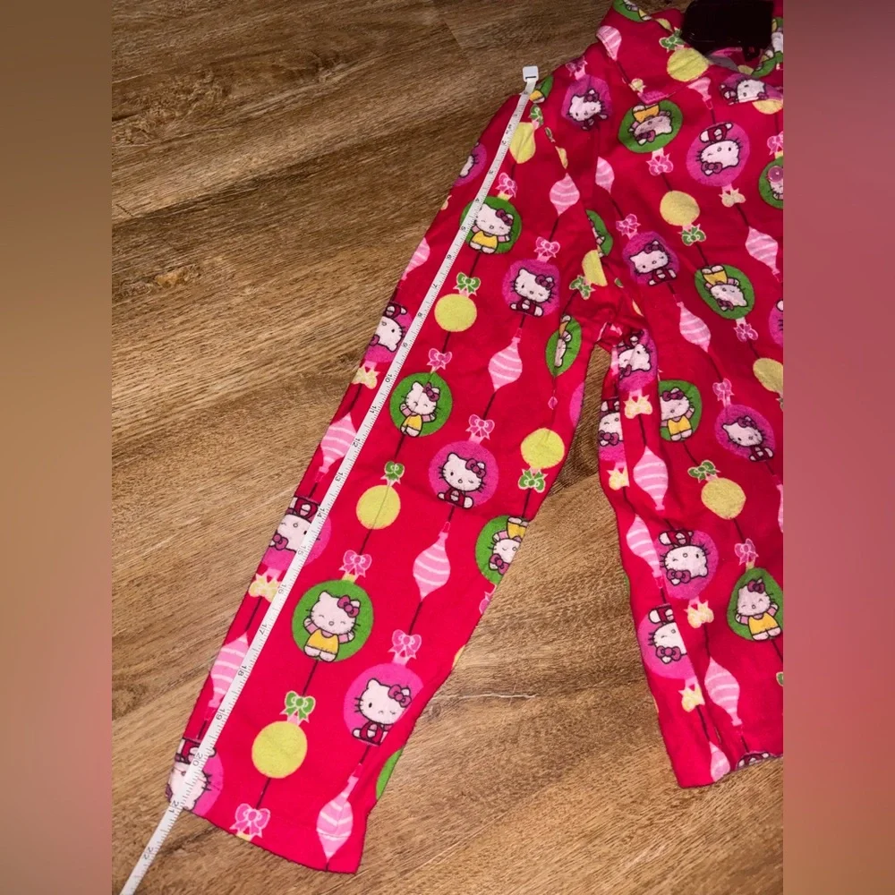 Hello Kitty Festive Red Pajama Set for Kids - Picture 5 of 6